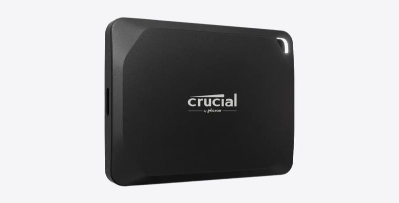 Изображение внешнего SSD-диска Crucial X10 Pro на светло-сером фоне