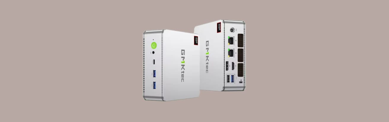 GMKtec NucBox K8 на монохромном фоне.