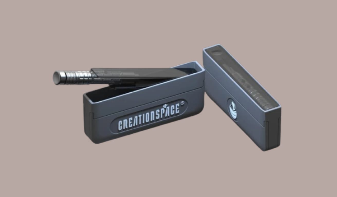 Изображение возможности быстрого вынимания отвёртки Creation Space CS0601A из кейса без его полного открытия.