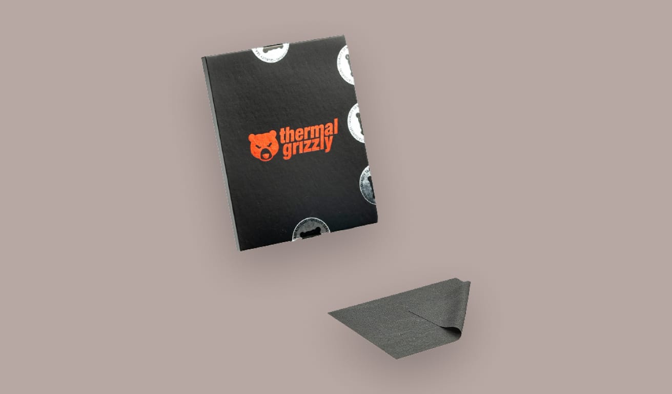 Изображение упаковки и термопрокладки Thermal Grizzly Carbonaut.