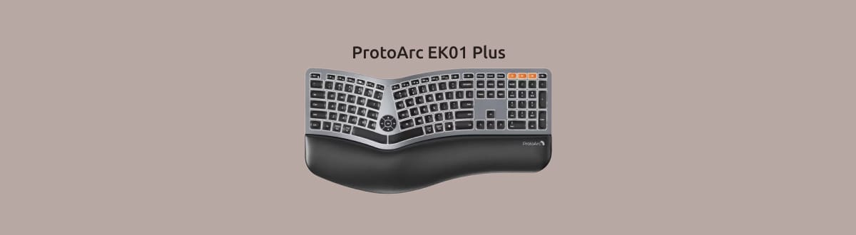 ProtoArc EK01 Plus на однотонном фоне.