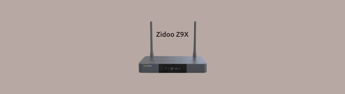 Zidoo Z9X на монохромном фоне.