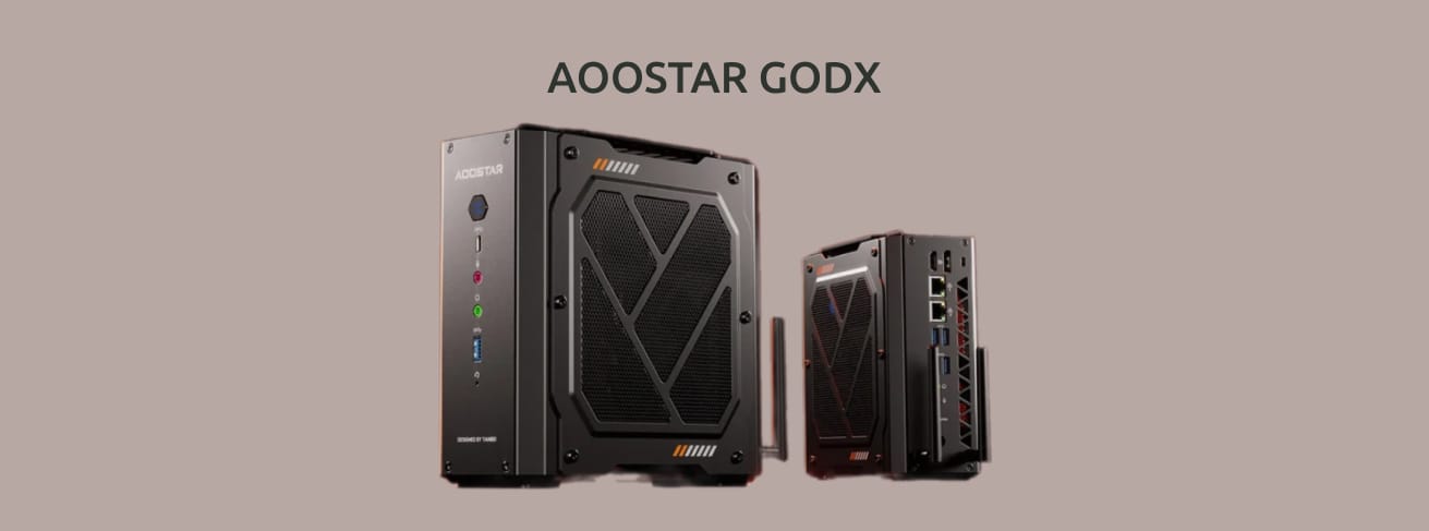 Изображение на однотонном фоне игрового мини-компьютера AOOSTAR GODX.