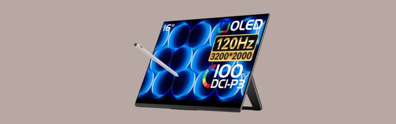 EHOMEWEI RO10 Pro со стилусом на однотонном светло-коричневом фоне.