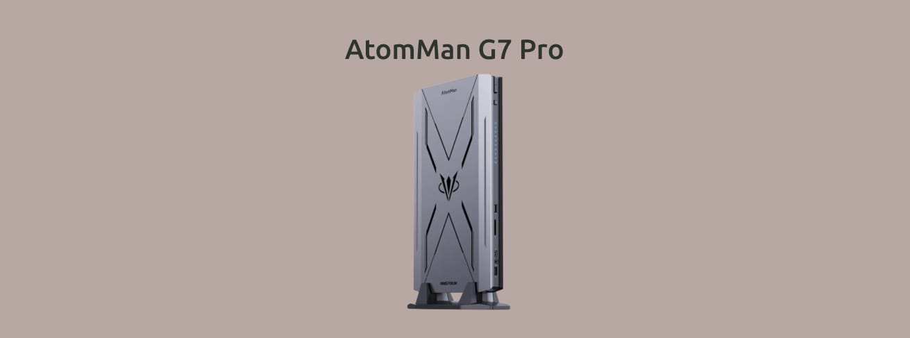 Изображение на однотонном фоне игрового мини-компьютера AtomMan G7 Pro.