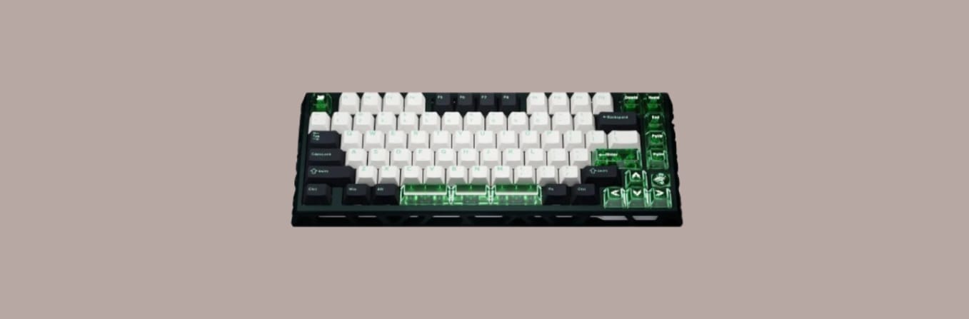 GATERON × Sikakeyb FORT 75 на монохромном светло-коричневом фоне.