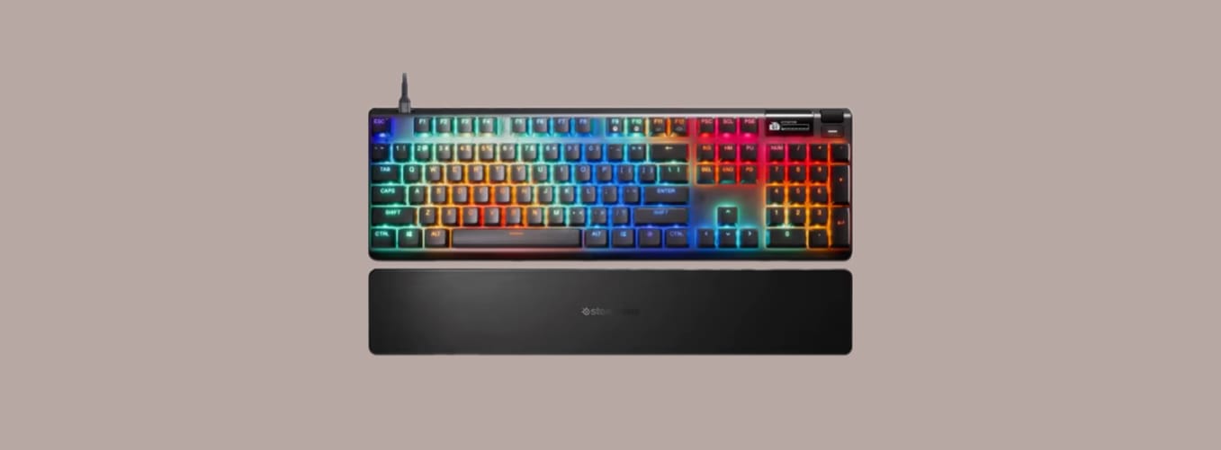 SteelSeries Apex Pro Gen 3 на монотонном фоне.