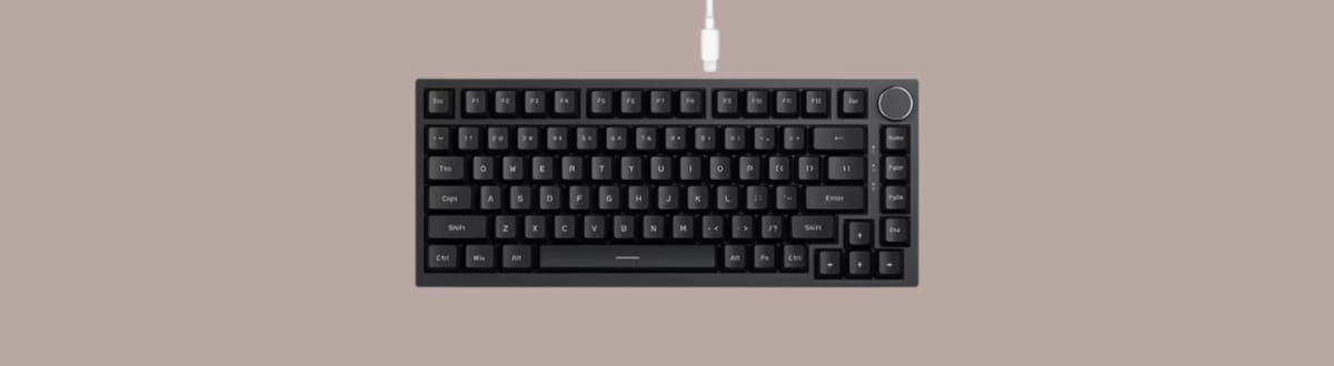 AJAZZ AK820 на монохромном фоне.