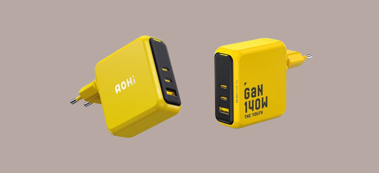 AOHI Magcube Pro 140W и AOHI The Youth 140W на монохромном фоне.