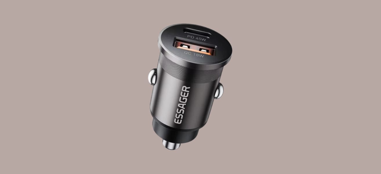 ESSAGER 45W ES-CC15 на монохромном фоне.